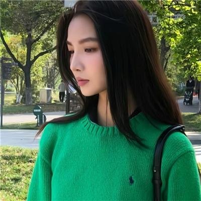 虚拟小姐在看着你